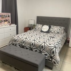 Bed Room Set/ Juego De Cuarto 