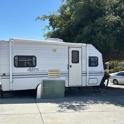 RV  Trailer 