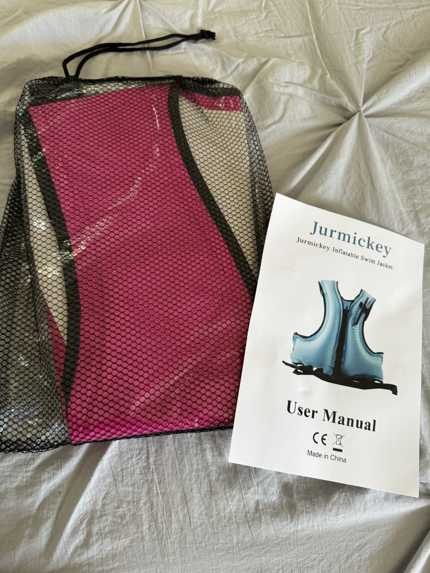 Inflatable life jacket
