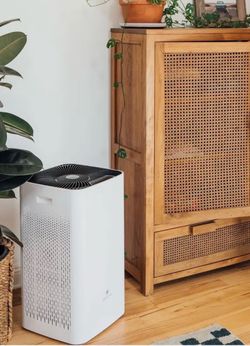 Large Room Air Purifier Priced to sale— $200 ORIGINAL PRICE $600 )