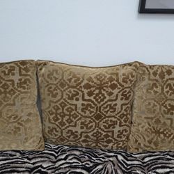 3 Velvet Pillows 