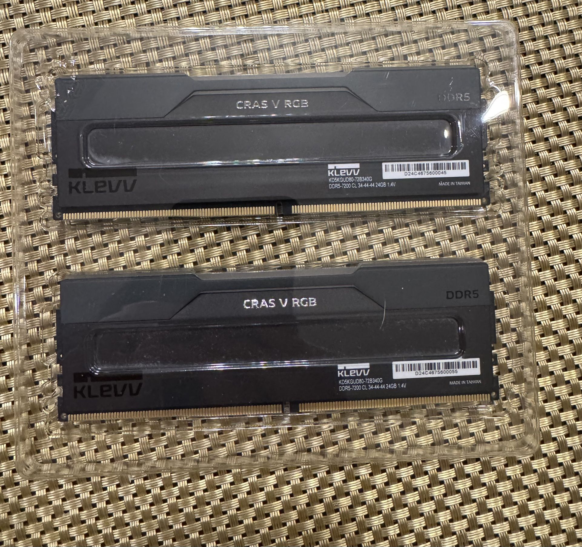 KLEVV CRAS V RGB DDR5 48GB (2x24GB) 7200MHz CL34 Gaming Desktop Ram Memory - Black (KD5KGUD80-72B340G)