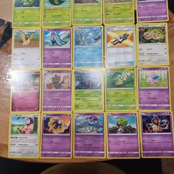 121 Pokemon cards