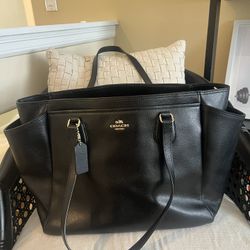 Large Coach Leather Shoulder Bag With 2 Side Pouches 