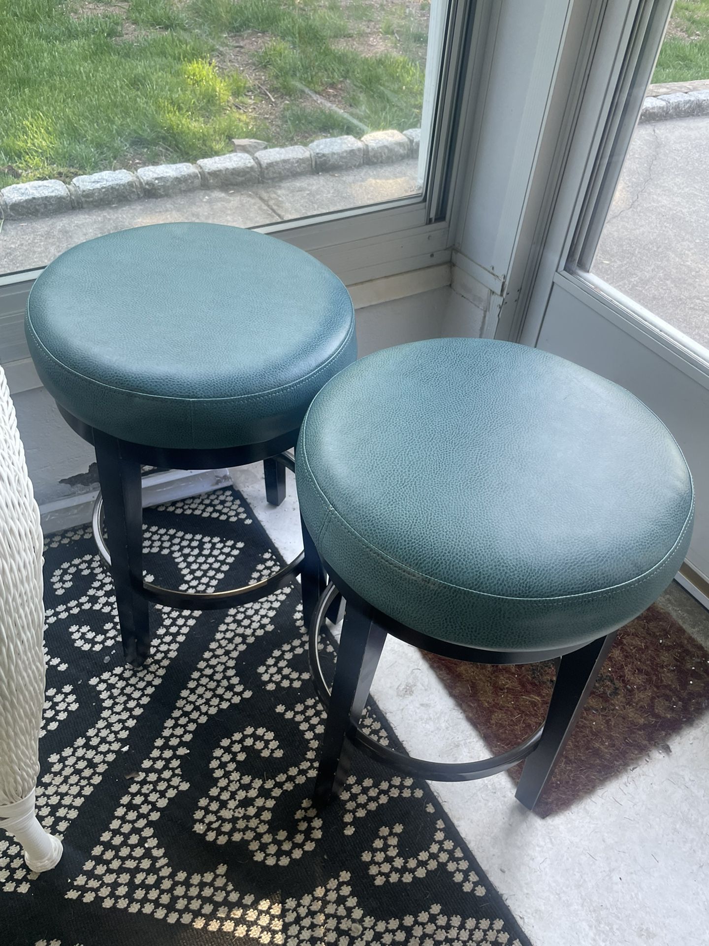 Bar Stool And Chair 