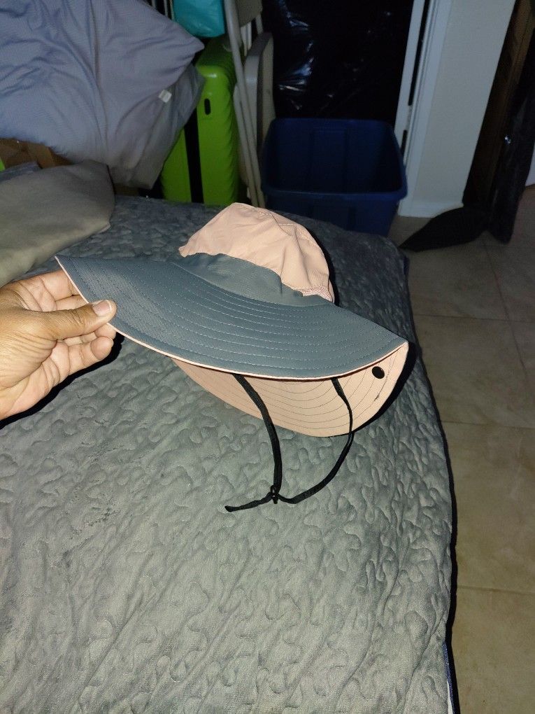Pink and gray garden sun hat