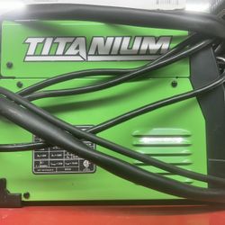 TITANIUM Easy-Flux 125 Amp Welder