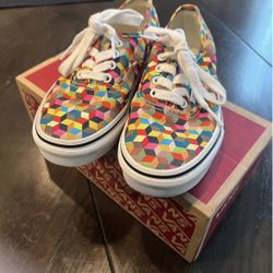 Vans Kids Size 2 – Colorful Geometric Cube Print – Excellent Condition