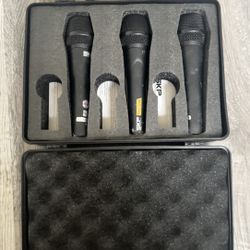 SKP ProAudio PRO-33K dynamic cardioid microphone kit.  
