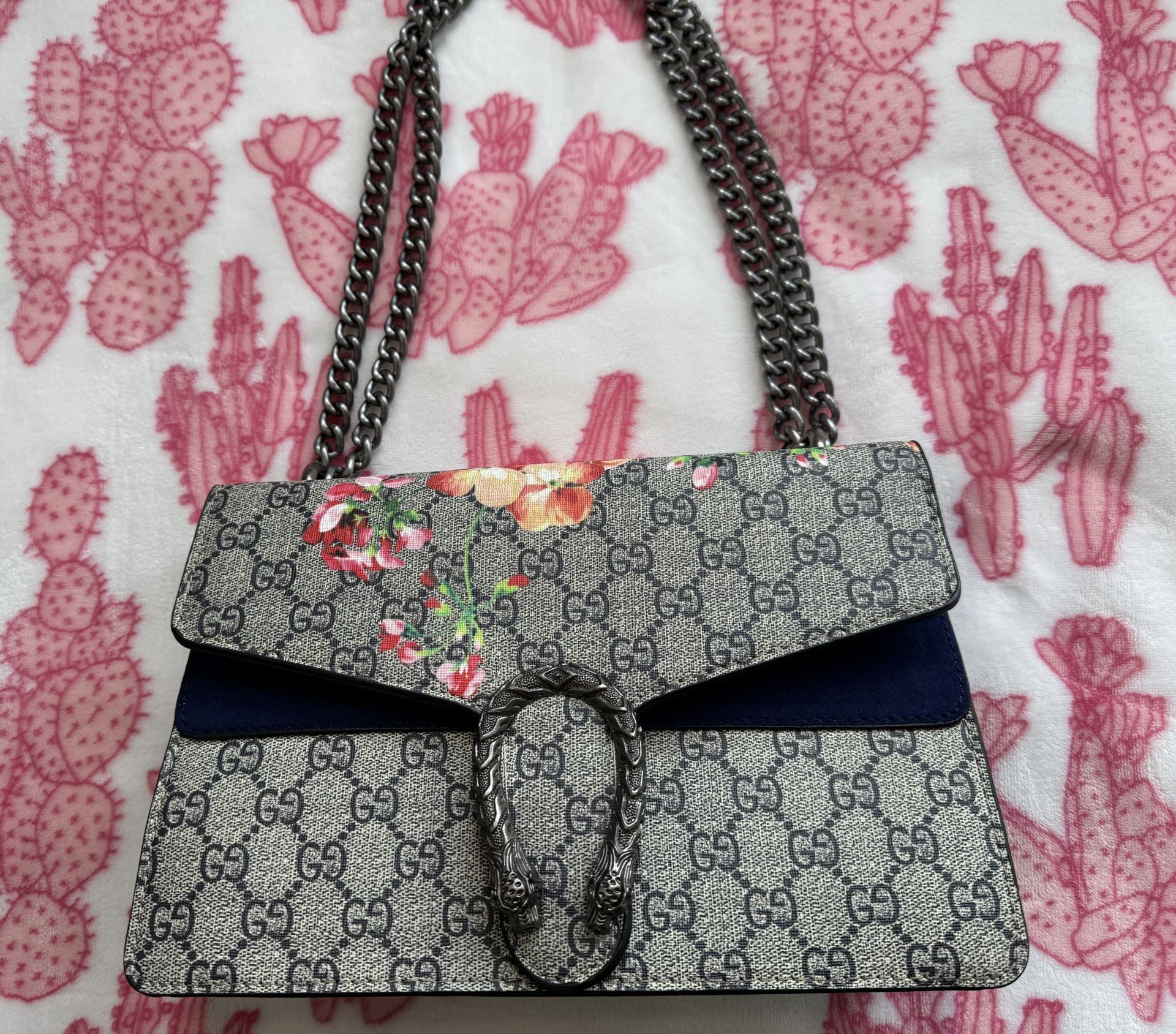 Gucci Bag With Chain