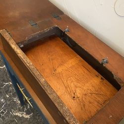 Vintage Sewing table - Antique/Vintage299
