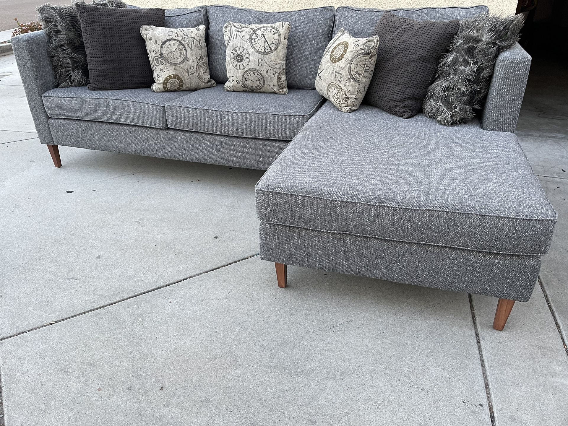 Sectional Couch 