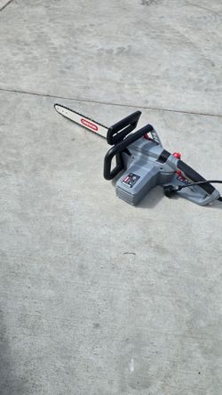 Self sharpening 15 amp corded Electric chainsaw 18"