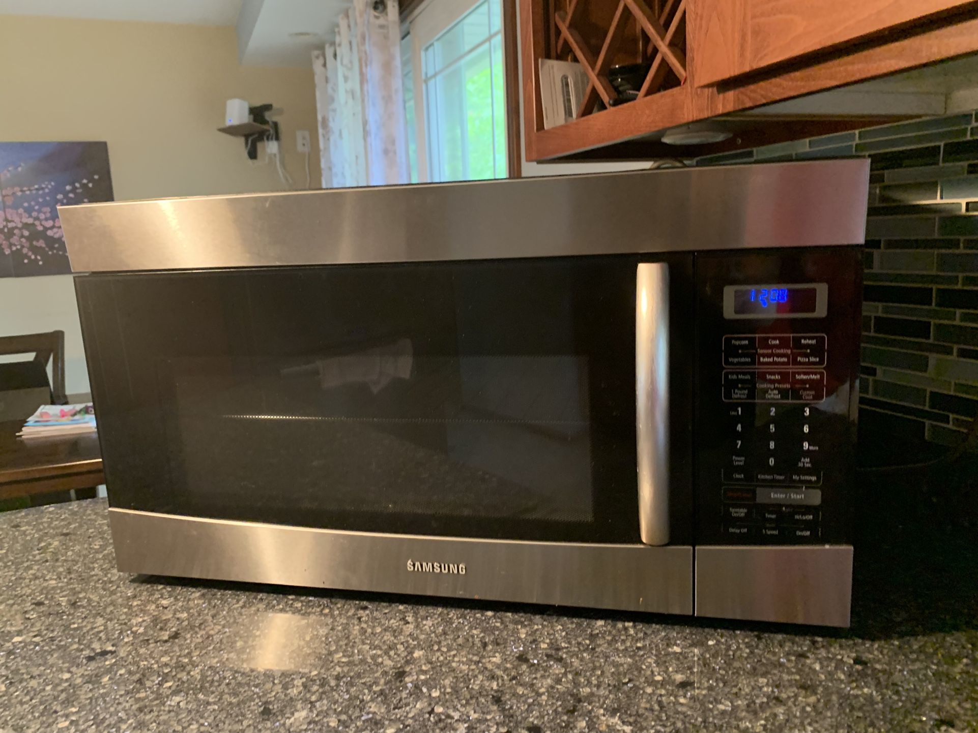 Samsung Over  the Range Microwave Oven