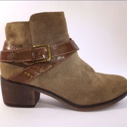 White Mountain Tan Block Heel Belted Suede Ankle Boots sz 9