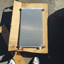 Nissan Rogue Condense Assembly 2014-2019. OEM