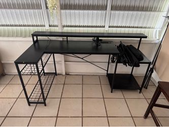 Computer desk