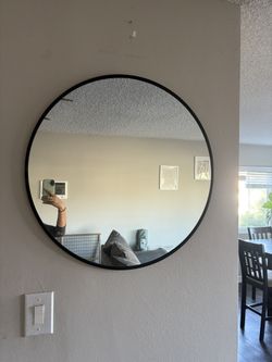 Round Mirror