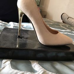 Heels Size 6     $25