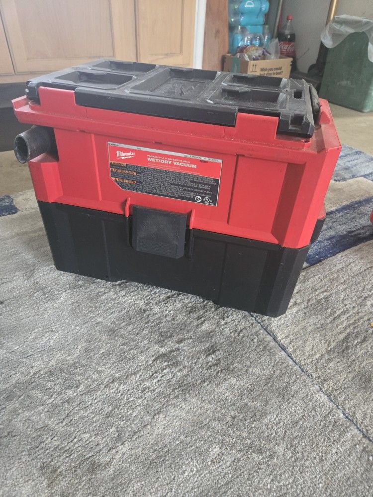 Milwaukee Packout Vacuum