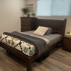 Beautiful Solid Wood Bedroom Set. Queen Bed Frame, Dresser & Nightstand