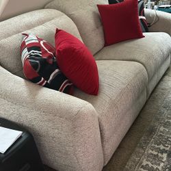 Sillón De Tres Piezas Lo Puede Poner Separado O Los Tres Gustos 