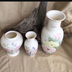 Three Beautiful Vases (Japan)