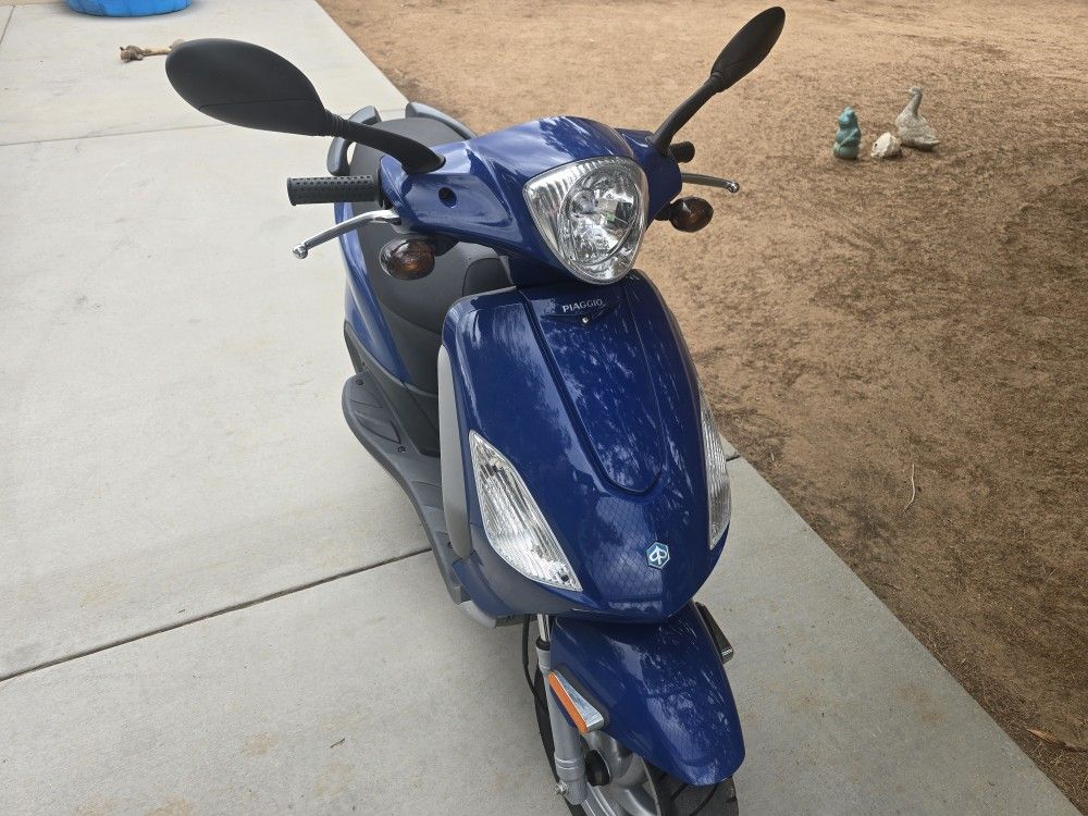 Piaggio Scooter Moped