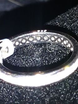 925 Sterling Silver ring with Moisenite