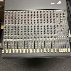 Mackie Mixer
