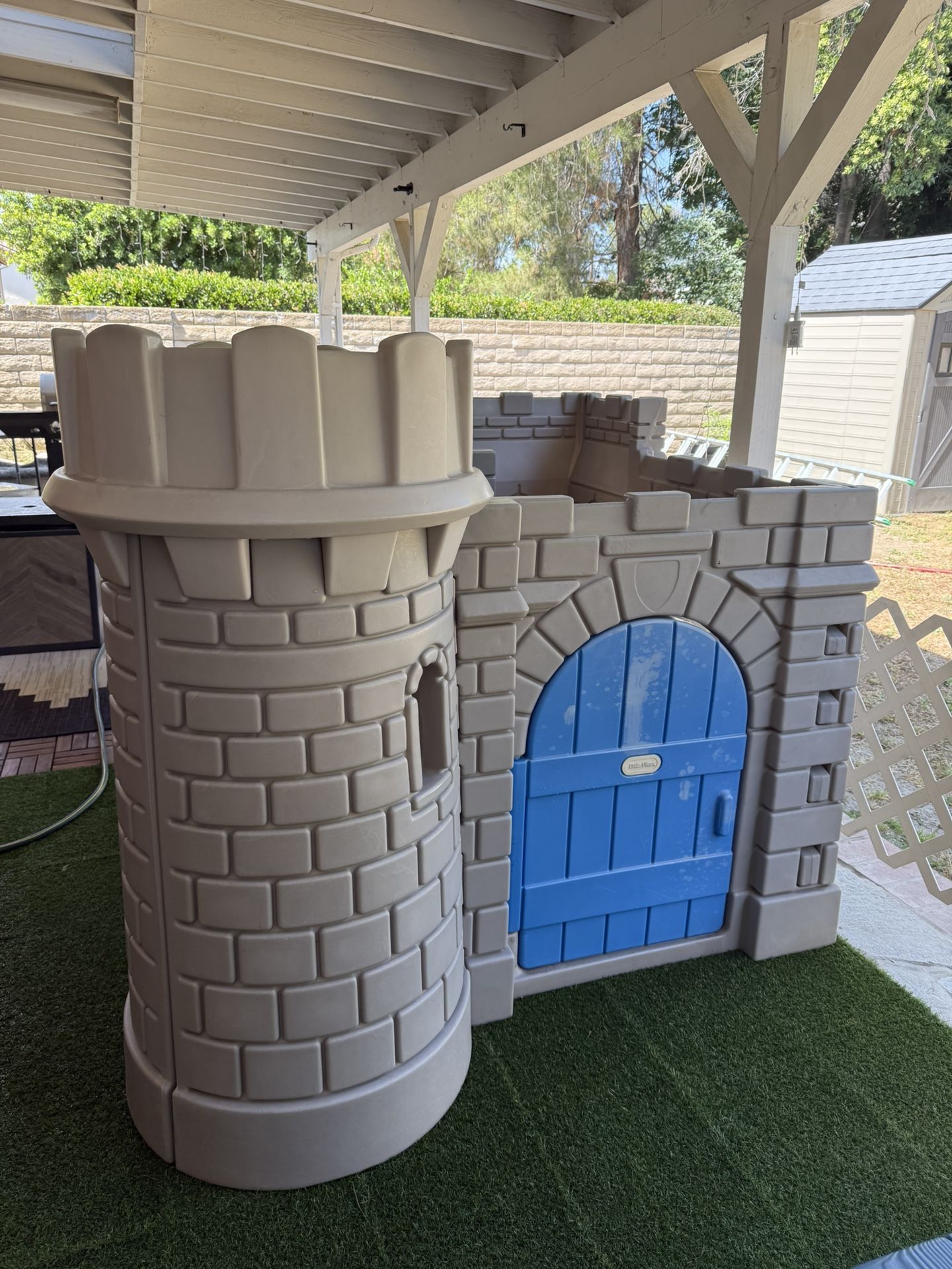 Little Tikes Vintage Castle Playhouse