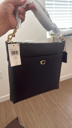 New with tags Coach kitt Crossbody purse Great Mother's Day gift
