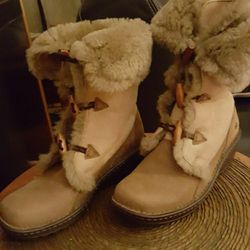 Born women's boots.