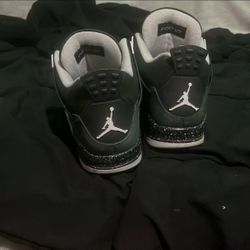 Jordan 4s