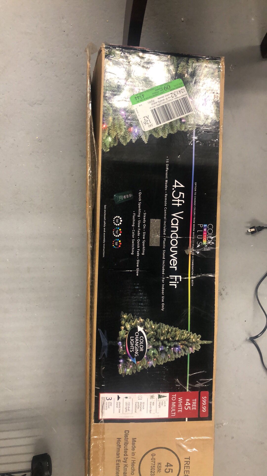 4 1/2 feet Christmas tree good condition With the light