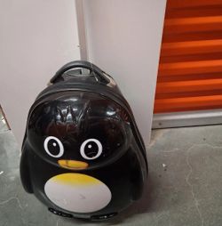 Travel buddies kids penguin suitcase wheels handle