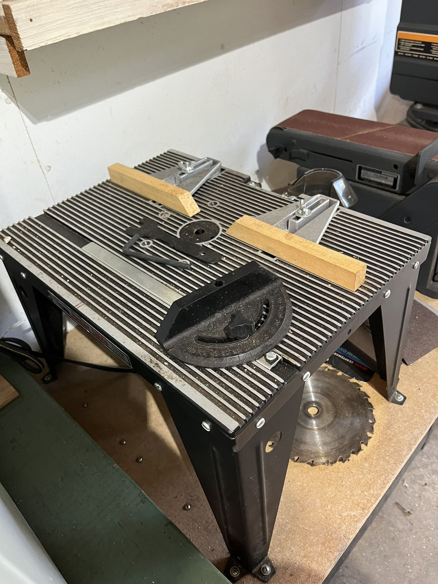 Bench Top Router Table