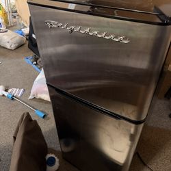 Frigidaire Frigidaire