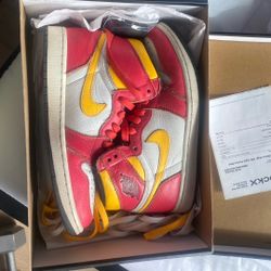 Jordan 1 Retro High OG Light Fusion Red