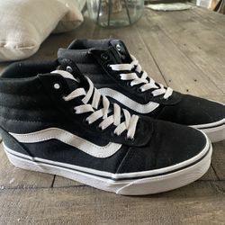 Like New Hightop Vans Trainers - Women’s Size 6.5
