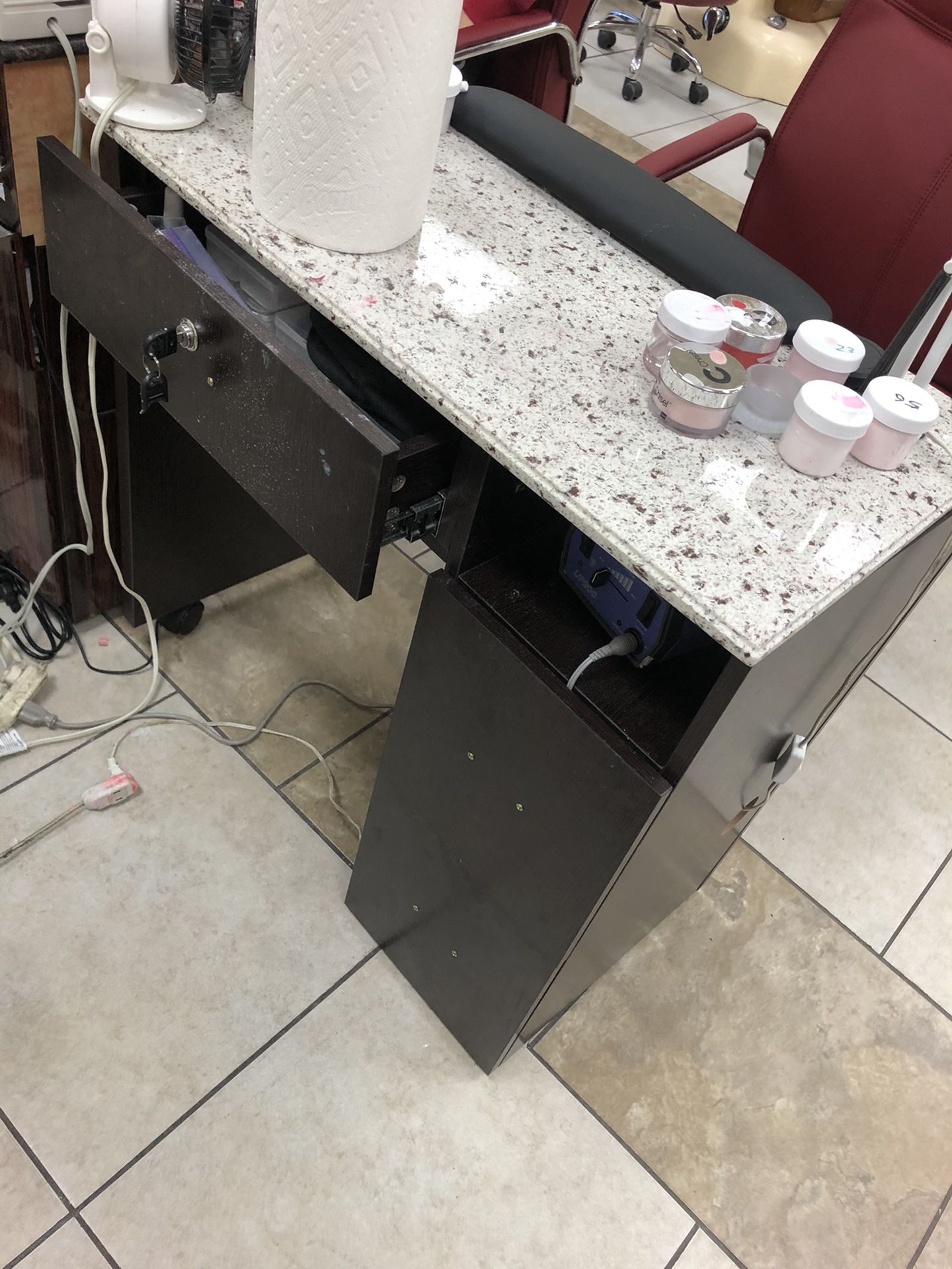 Nails Desk