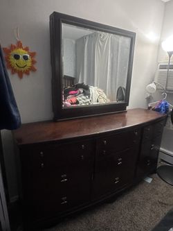 King Size Bed With Mirror And Dresser 