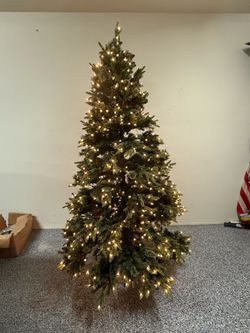 Prelit 7.5ft Christmas Tree