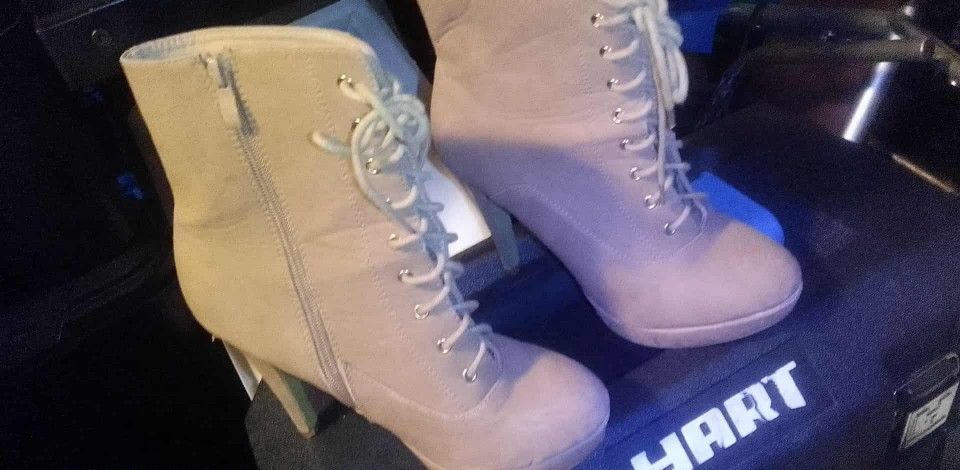 Women's Boots Size 8