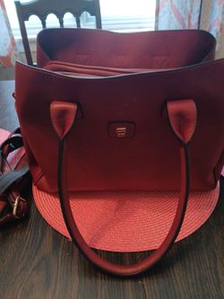 Purses  large  and med.Bill fold to match