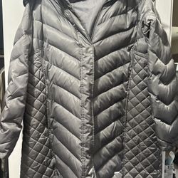 Kenneth Cole Puffy Jacket 