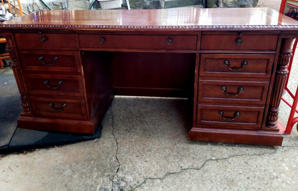 Hekman Executive Desk/ Hekman File Cabinet