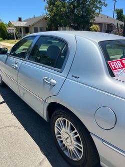 2006 Lincoln town car