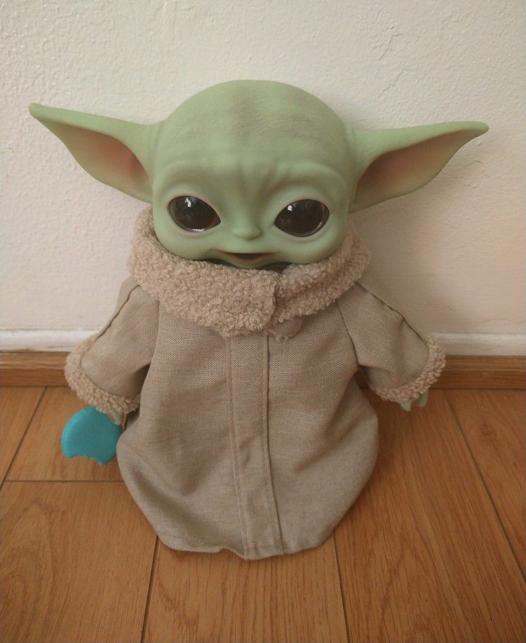 Disney Star Wars Yoda Doll Fontana Pickup 