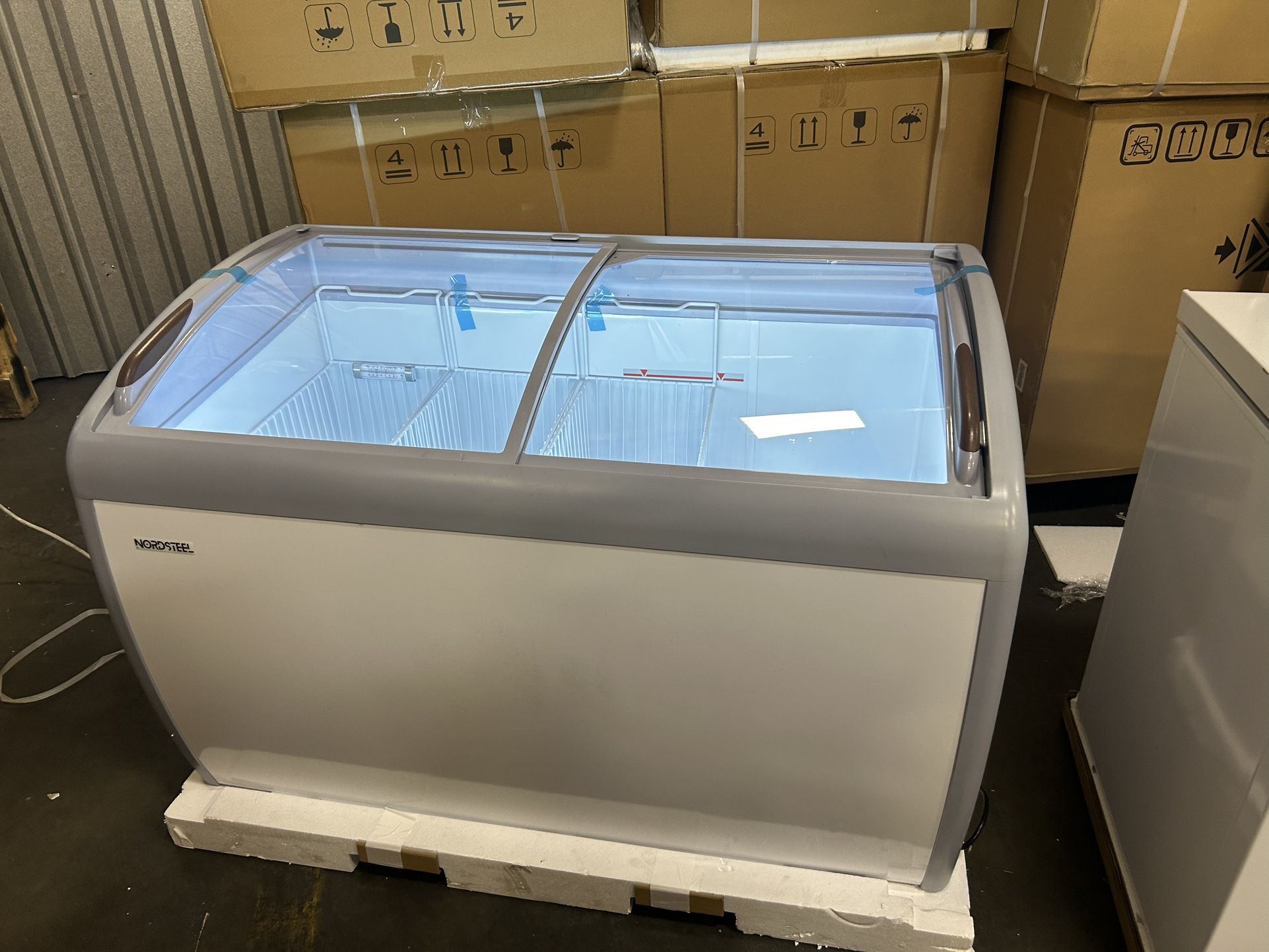 Brand New Commercial Chest Freezer For Ice Cream Frozen Merchandise